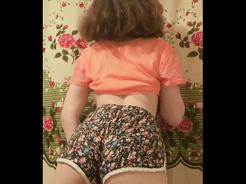 ❤️ Gadis muda seksi menanggalkan celana pendeknya di depan kamera ❤ Video seks di porno id.ru-pp.ru